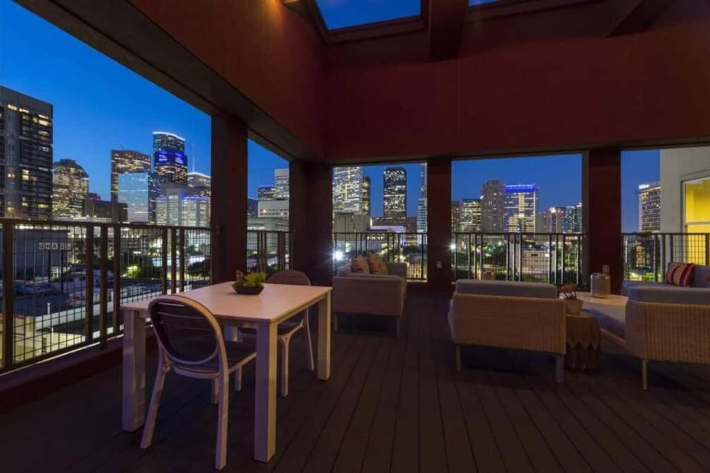 Luxury Apartment Close To Everything W Free Parking 5 Хьюстон Экстерьер фото
